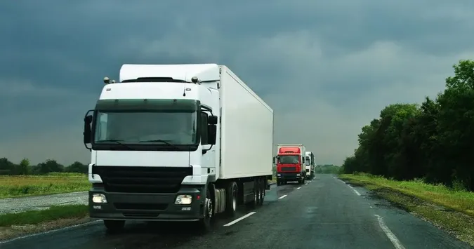 «Транспортний безвіз» фури мають повернутися до України для отримання оновлених документів