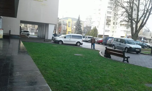 У Луцьку чоловік прикидався безногим та просив милостиню (фото)