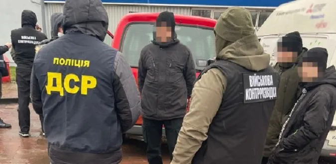 На Волинь завозили автівки під виглядом допомоги для ЗСУ, а потім продавали (фото, відео)