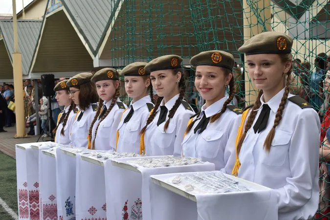 У Луцьку військовий ліцей випустив 330 юнаків та дівчат (фото)