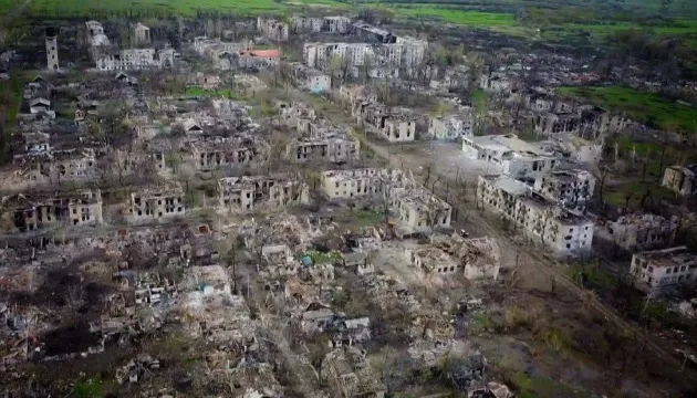 Загарбники знищили авіаударами, а потім захопили Новотошківське