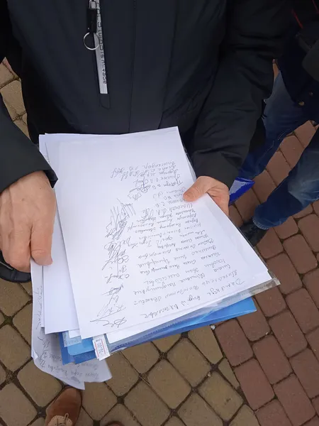 Під стінами Волинської ОДА мітингували підприємці: що вимагали (відео)