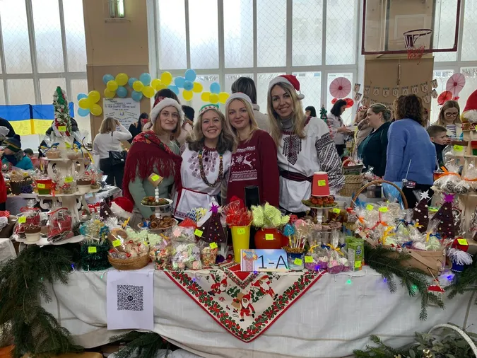 У луцькому ліцеї наярмаркували 300 тисяч для ЗСУ (фото)