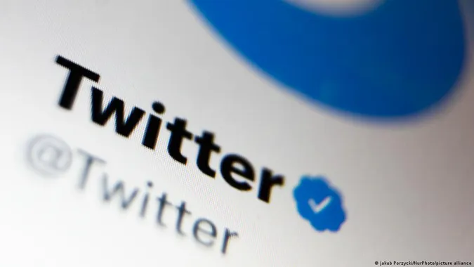 Маск заявляє про порушення угоди з купівлі Twitter, але розірвати її може бути непросто