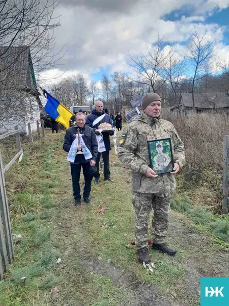 Мужньо обороняв країну: на Волині попрощалися із Михайлом Ковзоловичем (фото)