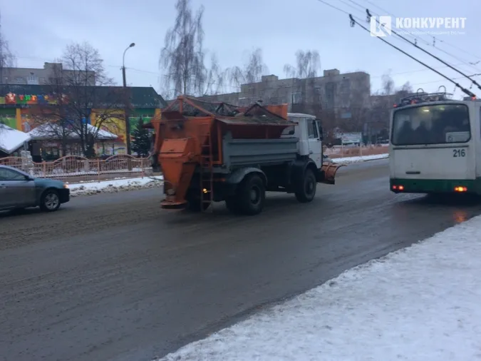У Луцьку водіїв просять не залишати автівки на узбіччі