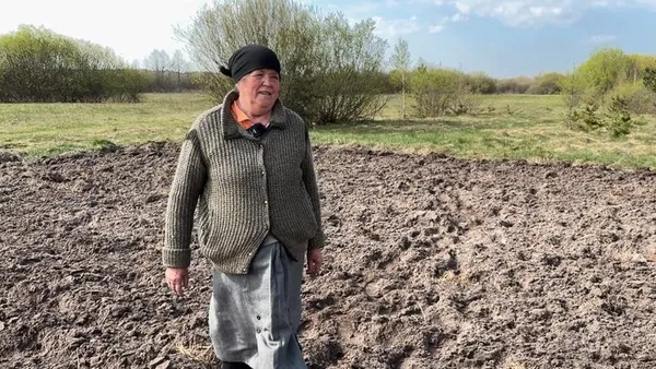 70 мішків «під коня»: як на Волині всією родиною висаджують гектари картоплі (фото, відео)