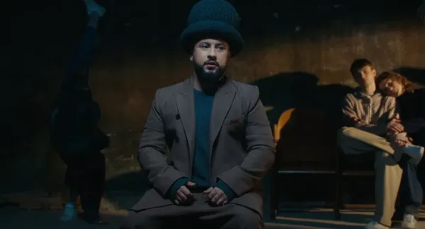 Monatik для кліпу затанцював у бомбосховищі (відео)