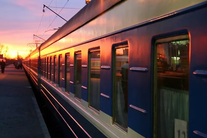 В Україні набирає популярності послуга подорожі потягом разом з автомобілем (відео)