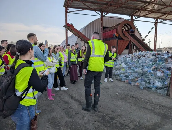 Для лучан влаштували «сміттєву» екскурсію на полігон в Брище (фото)