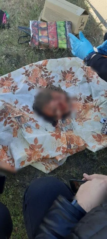 У Харкові затримали голу жінку, яка бігала містом з відрізаною головою дитини (фото 18+)