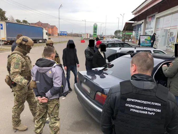 На Волині контрабандисти намагалися підкупити прикордонника (фото)