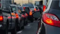 Пастка для водіїв: чому розширення доріг не врятує Луцьк від заторів (відео)
