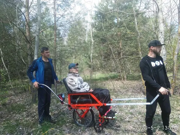 Максим каже, що візок може йти хащами