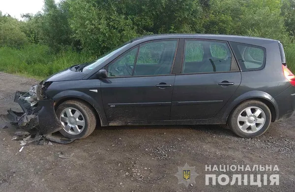 У Ковелі 16-річний мотоцикліст врізався в Renault (фото)