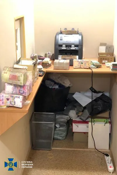 На Київщині ліквідували канал переправлення грошей з рф для ворожих агентів (фото, відео)