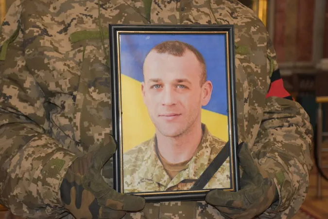 У Луцьку попрощалися із захисником України Віталієм Дудою (фото)