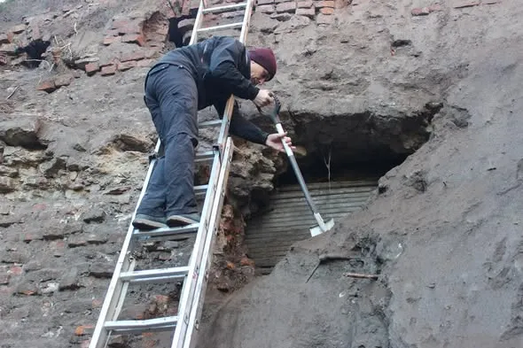 На Рівненщині досліджують приховані десятиліттями незвичайні бастіони Дубенського замку (фото)