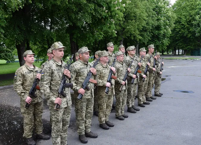 У Луцьку рекрути-прикордонники склали військову присягу (фото)