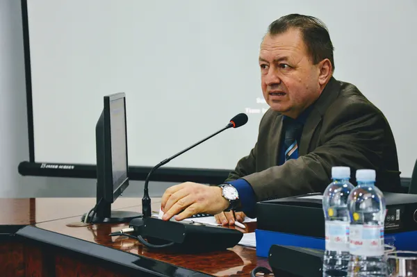 Через деякий час рада вирішила знову дати «посмакувати» роллю головного Григорію Пустовіту