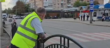 Приберуть перехід і посунуть зупинку: у Луцьку по-новому організують рух біля «Карамельки» (відео)