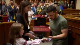 Президент вручив родині загиблого танкіста з Волині посмертний орден «Героя України» (фото)
