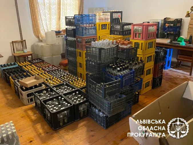 «Хортиця», «Medoff» та інші: львів'яни на фальсифікаті заробляли до 4 мільйонів на місяць (фото)