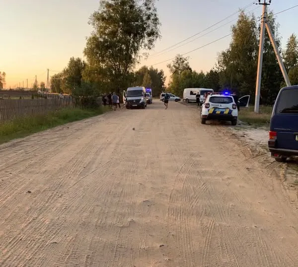 На Волині діти на мотоциклі в'їхали в мікроавтобус – вони в реанімації (фото)