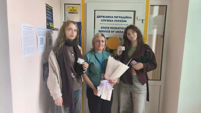 Дві 18-річні подруги виїхали з окупованого Криму на Волинь, щоб отримати українські паспорти