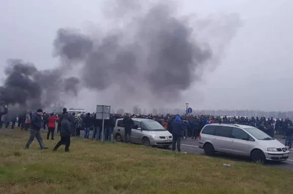 Протест «євробляхарів»: де перекриті дороги