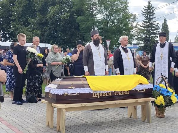Загинув у Курській області: на Волині попрощалися з воїном Віктором Кревським (фото)