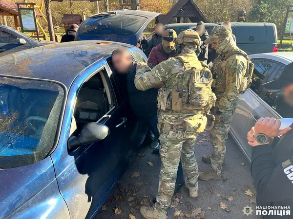 За продаж зброї та відмивання коштів судили затриманого на Рівненщині лучанина – вилучене піде на ЗСУ (фото)