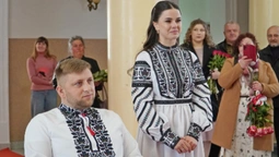 На Великдень на Волині побралися ветеран Олександр Іванісов та його обраниця Юлія