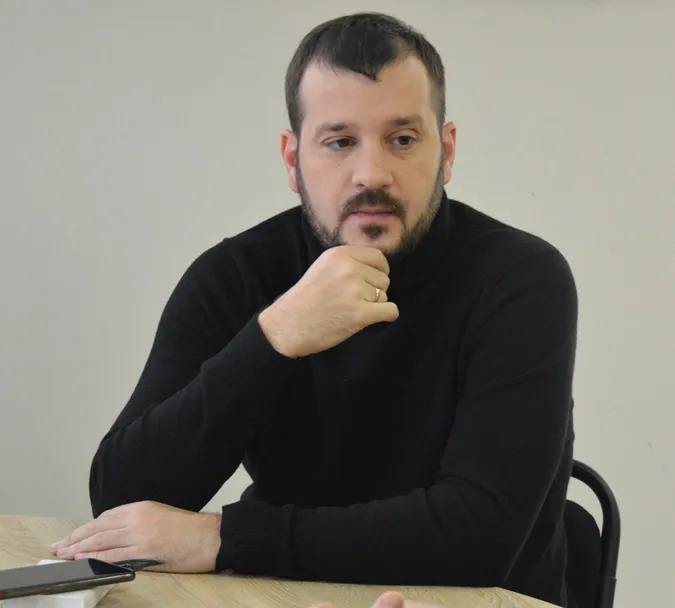 «Замість того, щоб боротися з контрабандою, вони борються з ФОПами», - політолог