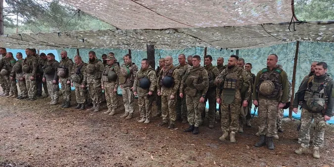 Бійцям 100-ї бригади, які перебувають на «нулі», вручили відзнаки (фото)