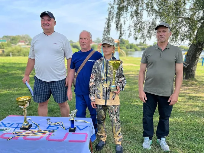 У Нововолинську на міському озері змагалися рибалки (фото)