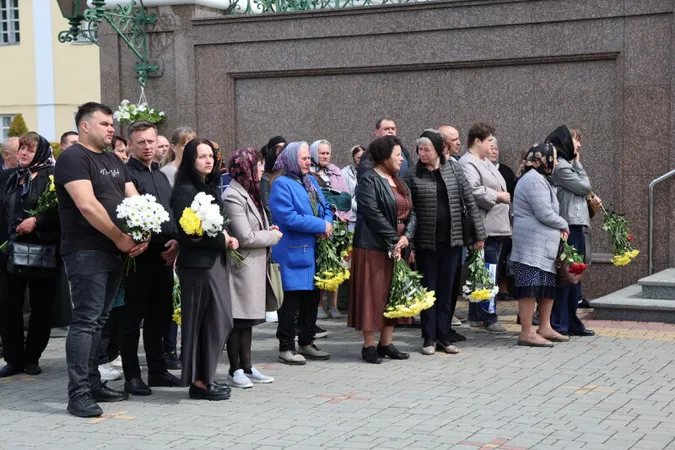 Загинув півтора року тому: у Луцьку попрощались з Героєм Богданом Щербачуком (фото)