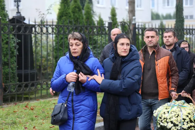 У Луцьку попрощалися одразу з трьома полеглими захисниками (фото)