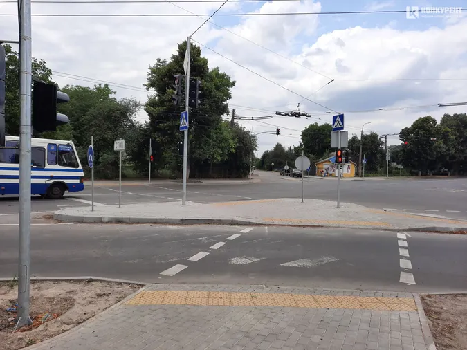 У Луцьку запрацювали світлофори на перехресті Львівської та Потебні (фото)