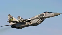 У мережі з'явилися відео військових літаків над Луцьком