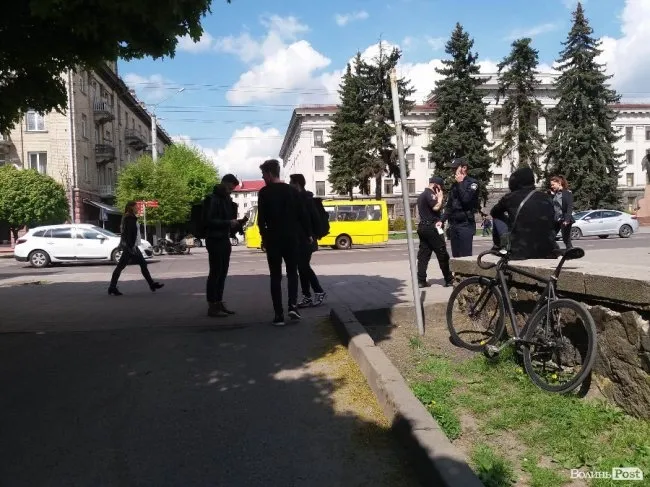 У Луцьку «мерс» збив неповнолітнього велосипедиста і втік (фото)