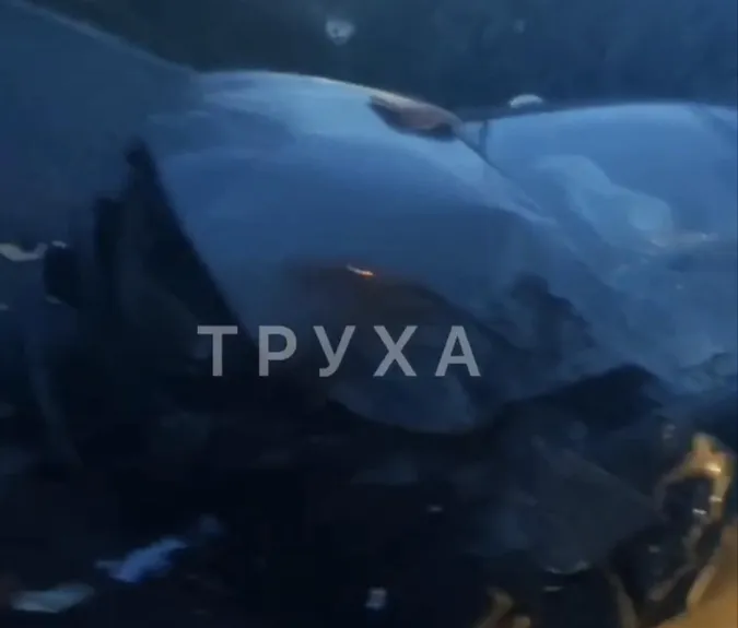 На Волині зіткнулися фура, бус та легковик (фото)