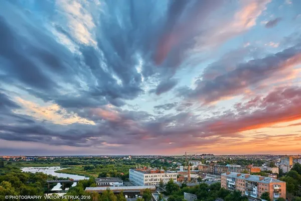 Опублікували неймовірні фото Луцька