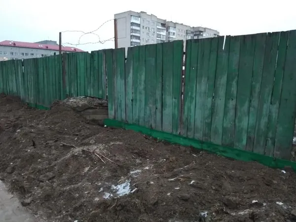 У Луцьку поскаржилися на тротуар біля 22 школи (фото)