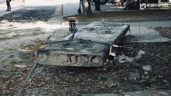 Гоять рани та латають домівки: як у Луцьку оговтуються після обстрілу (фото)