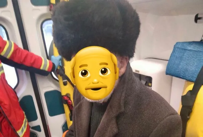 У Луцьку патрульні доставили додому дідуся, який загубився (фото)