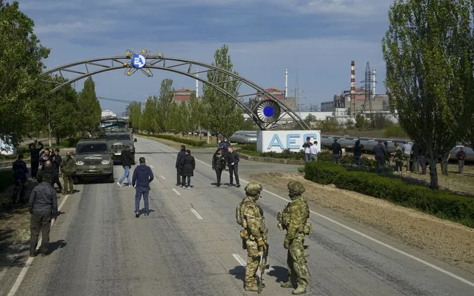 У Новій Каховці та Енергодарі окупанти відбирають у громадян мобільні телефони для перевірки