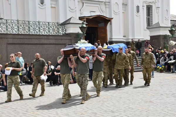 У Луцьку попрощались із Героями Андрієм Кравчуком та Романом Смалем (фото)
