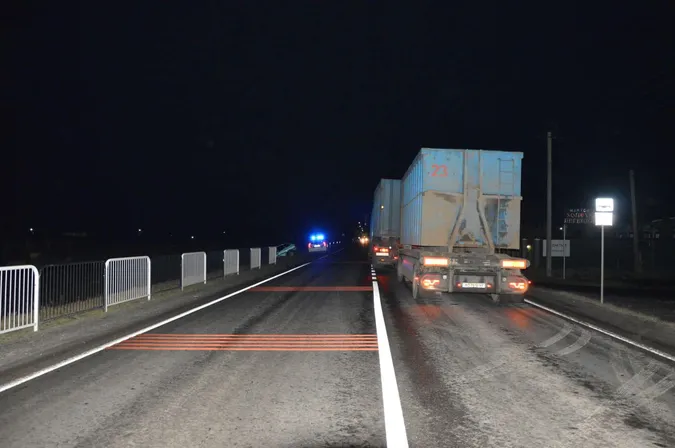 Водійка була п'яною: у поліції повідомили деталі зіткнення легковика з фурою у Володимирі (фото)