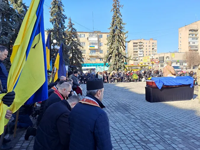 Ковельська громада попрощалася з воїном Олександром Маслом (фото)